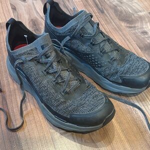 The North Face VECTIV Escape size 9.5 gray knit trail running shoes